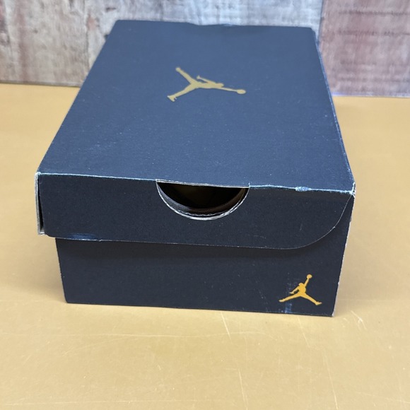 Nike Air Jordan Retro 4 Boys Size 7C Yellow Athletic Shoes Sneakers BQ7670-700 - Picture 11 of 13